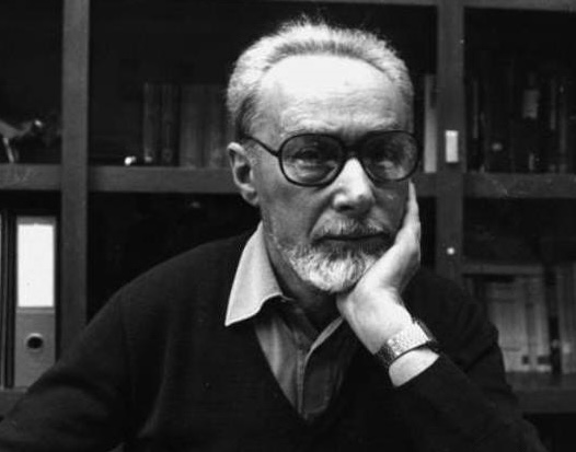 Attachment Primo_Levi_in_Library_1983.jpeg